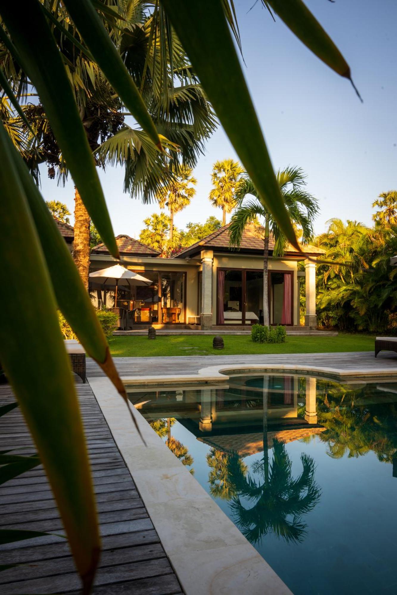 Relax Bali Dive & Spa Ocean Front Resort Tulamben Exterior foto