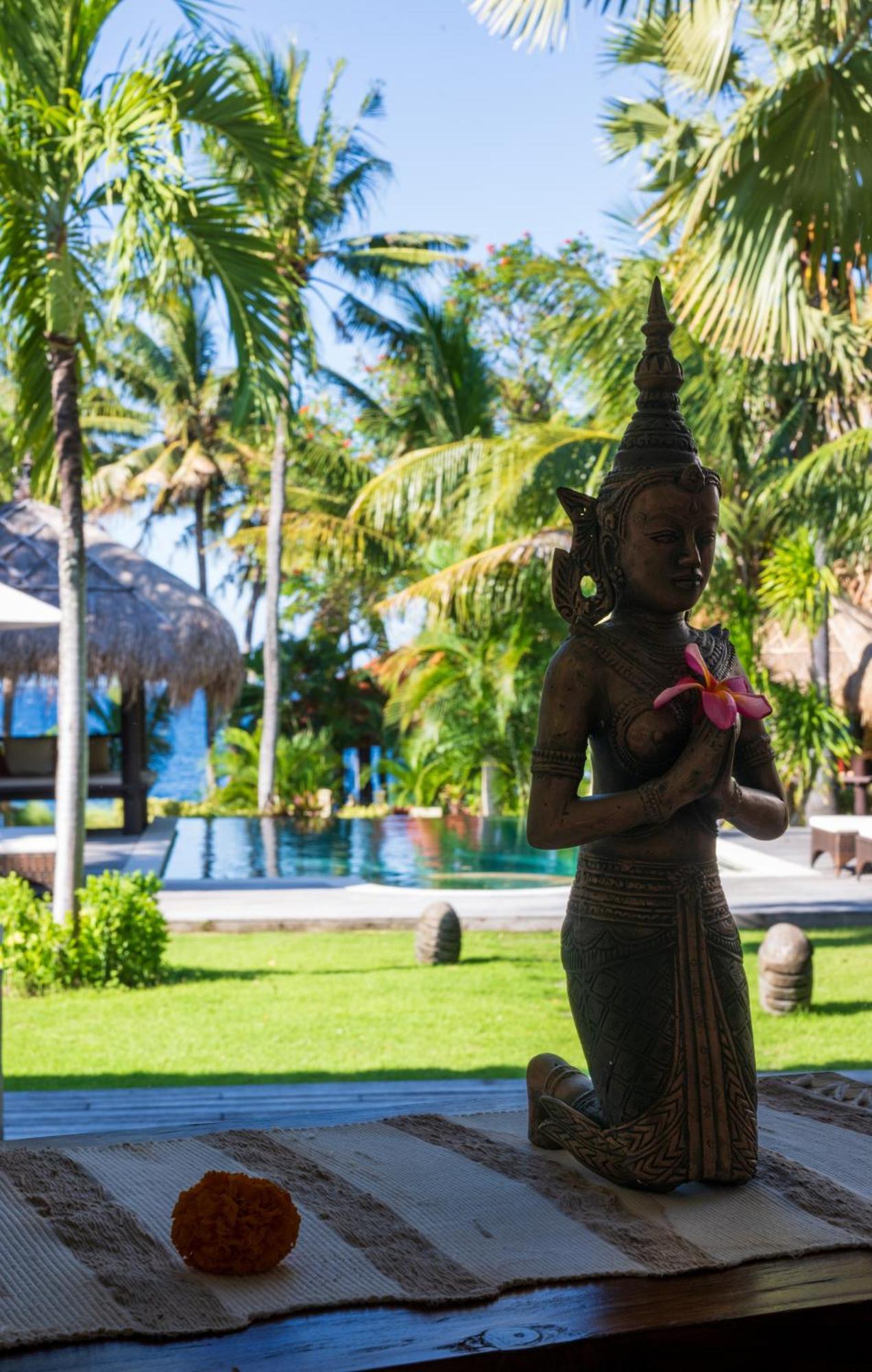 Relax Bali Dive & Spa Ocean Front Resort Tulamben Exterior foto